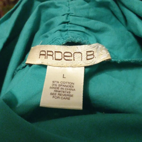 Structured peplum top with button waist - Picture 15 of 15